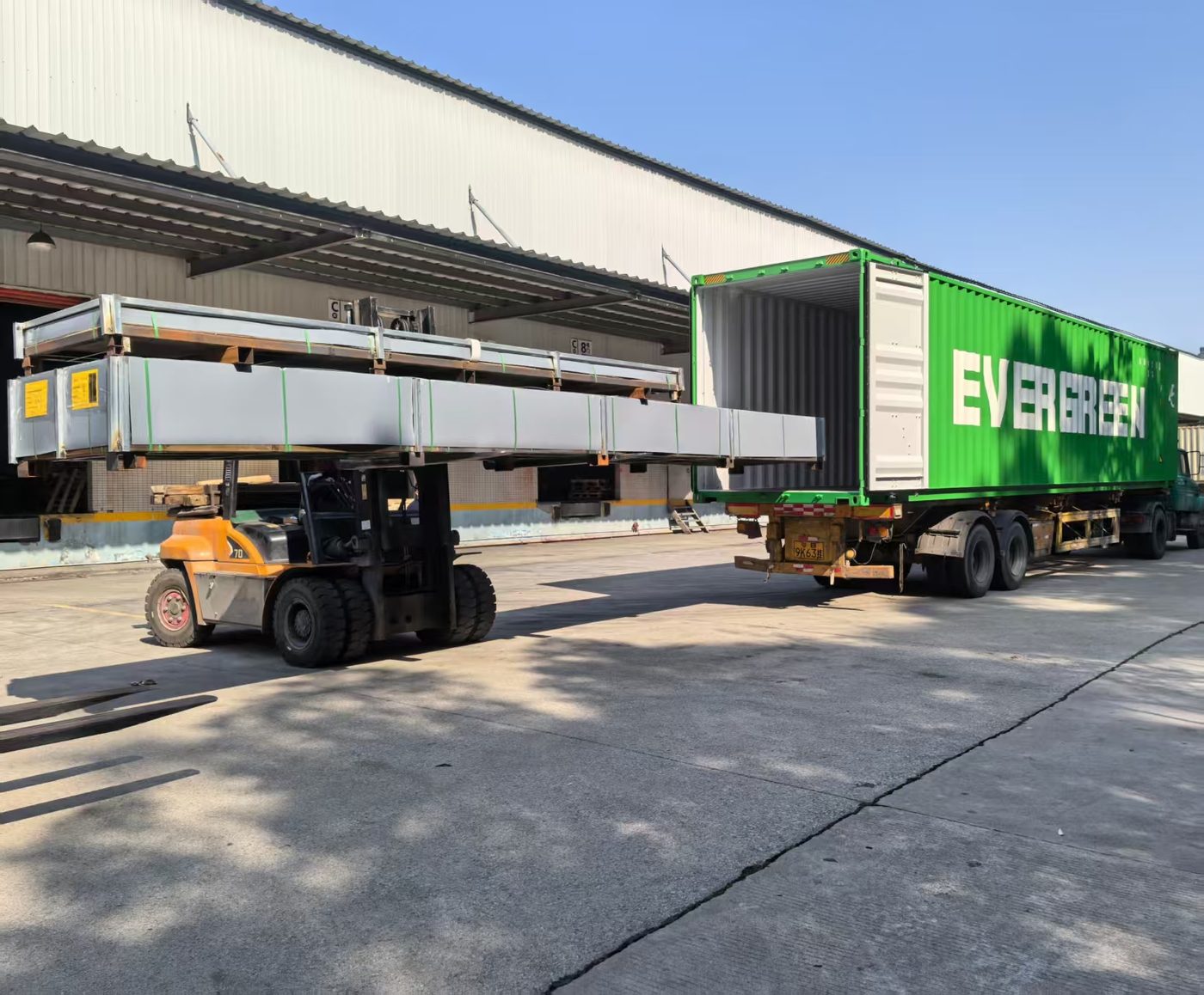 Harson Logistics office and team environment